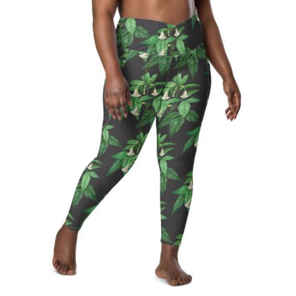 Eco-friendly black leggings with leafy design